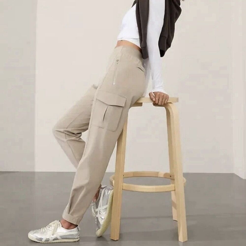 Athleta Endless High Rise Cargo Pant Sz 8 Abalone Beige Tapered Travel Trousers
